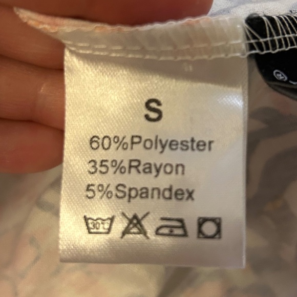 Colorful Women’s 3/4 Sleeve Top, NEVER WORN, Size Small - Picture 6 of 7